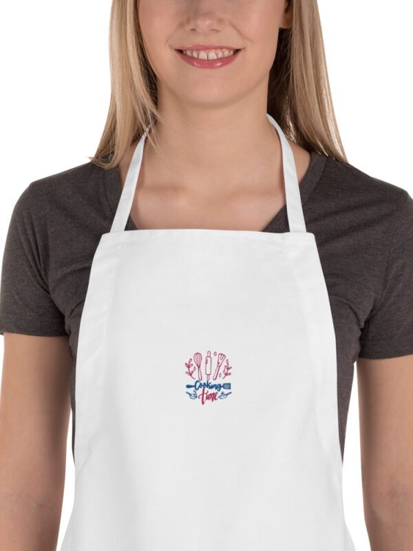 Stylish Embroidered Cooking Apron – Perfect For Chefs