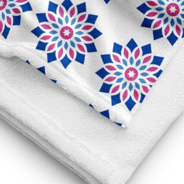 Soft Floral Pattern Towel – Luxury Absorbent Design