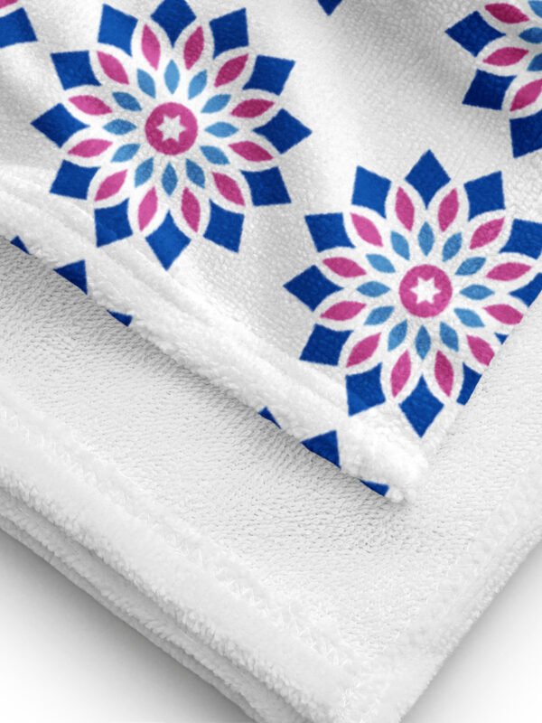 Soft Floral Pattern Towel – Luxury Absorbent Design