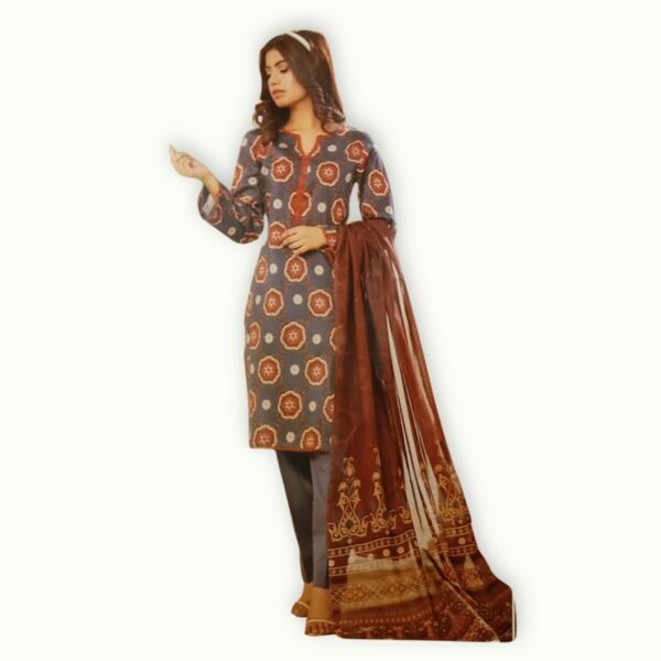 Lawn suit Pakistan featuring traditional embroidery, premium lawn fabric and a beautifully designed dupatta for summer styling